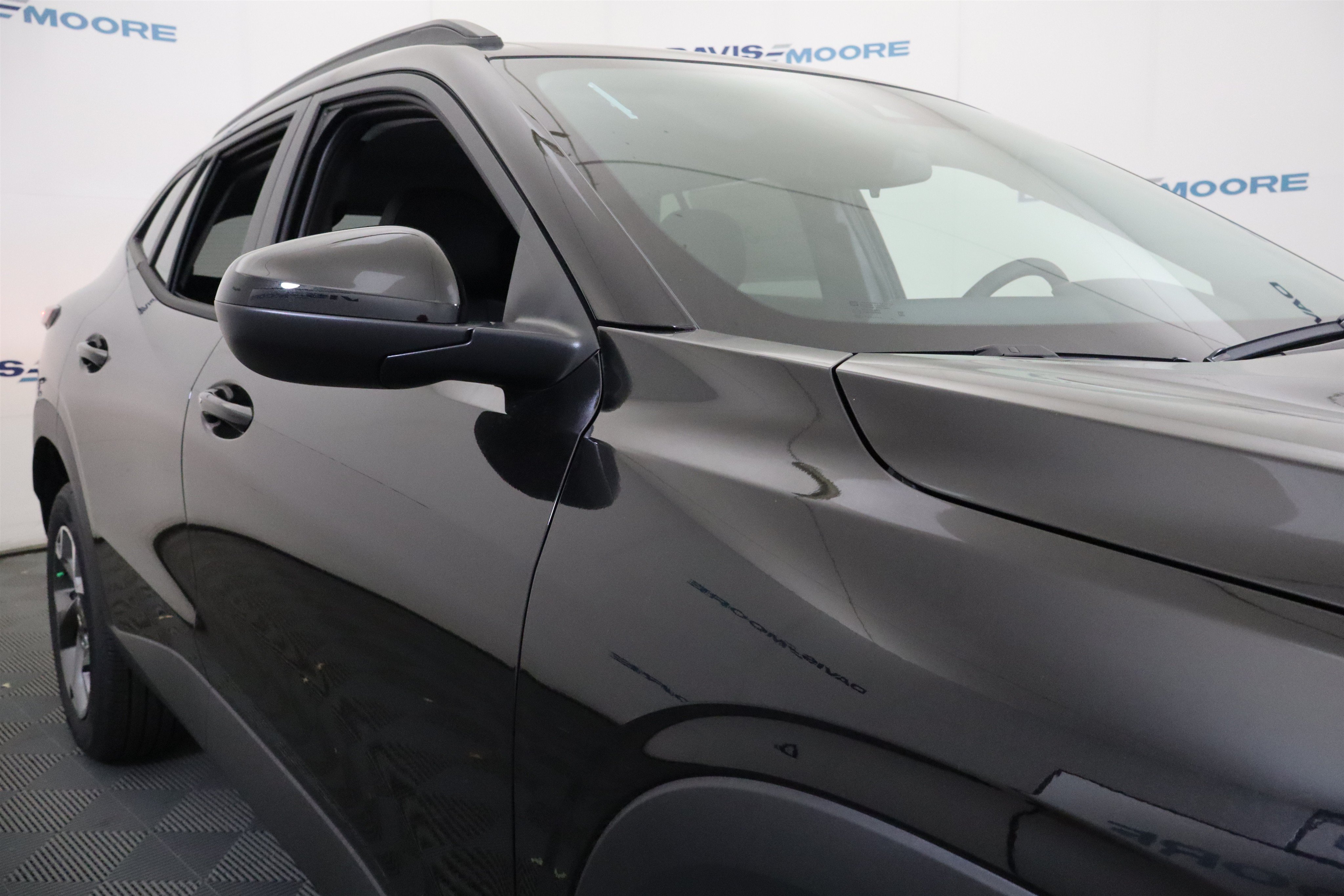 New 2026 Chevrolet Trax LT w/ LT Convenience Package FWD image 4