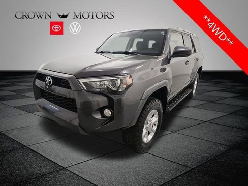 Used 2014 Toyota 4Runner SR5 image 3