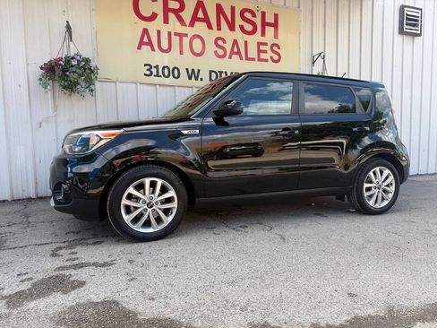 Used 2017 Kia Soul + FWD image 8