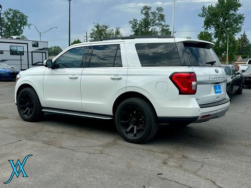 Used 2022 Ford Expedition XLT AWD/4WD image 5