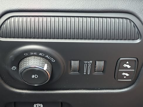 Used 2023 Jeep Grand Wagoneer Series II AWD/4WD image 23