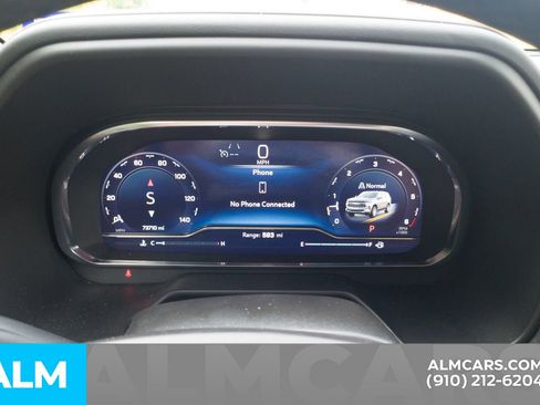 Used 2024 Chevrolet Suburban LT RWD image 13