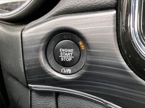 Certified 2022 Jeep Grand Cherokee Limited image 29