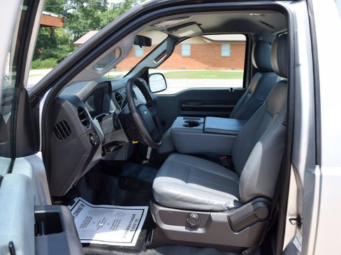 Used 2015 Ford F250 XL RWD image 11