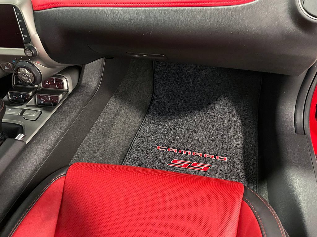 Used 2015 Chevrolet Camaro SS w/ Commemorative Special Edition RWD image 63