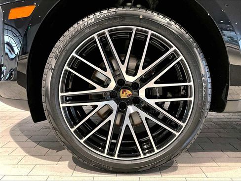 New 2026 Porsche Macan S image 11
