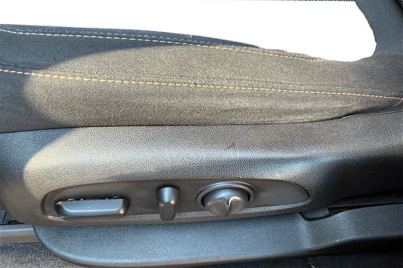Used 2019 Chevrolet Traverse LT FWD image 19