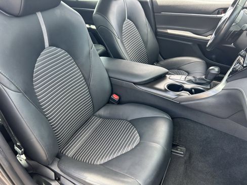 Used 2024 Toyota Camry SE w/ Convenience Package image 10