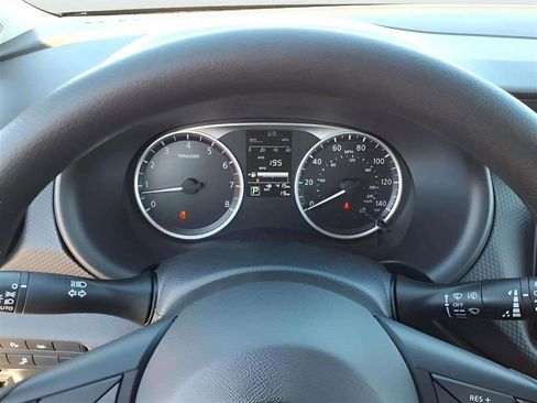 New 2025 Nissan Kicks Play S image 18