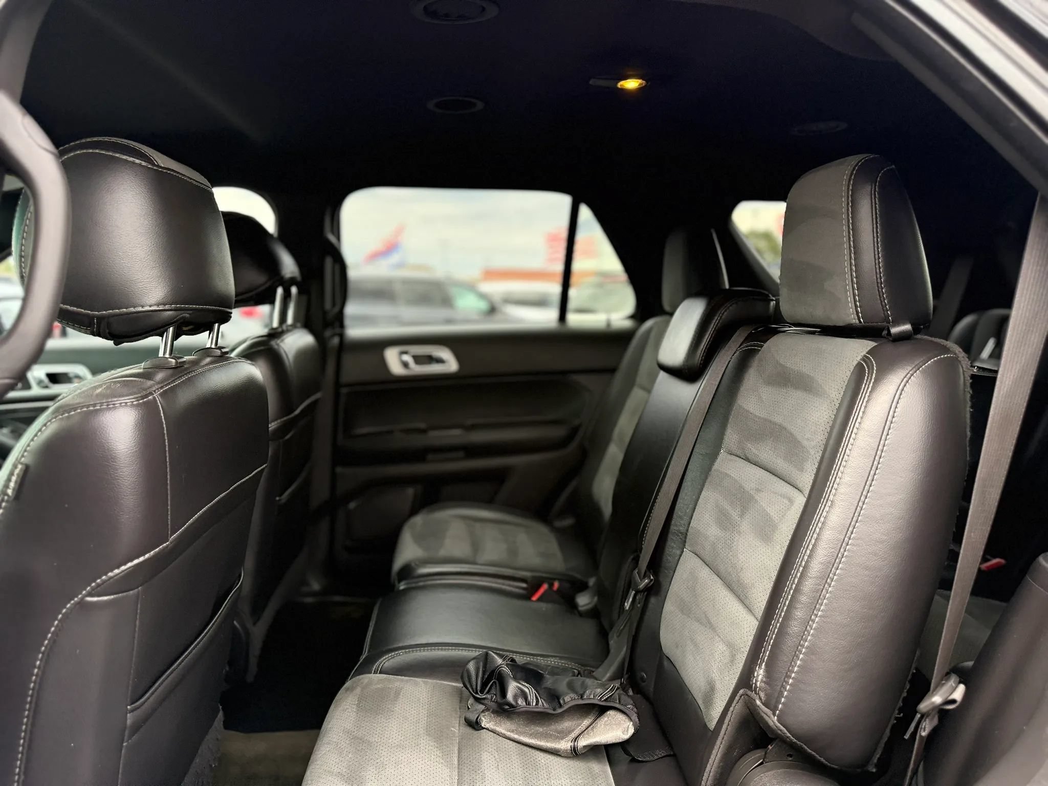 Used 2015 Ford Explorer XLT w/ Equipment Group 202B FWD image 20