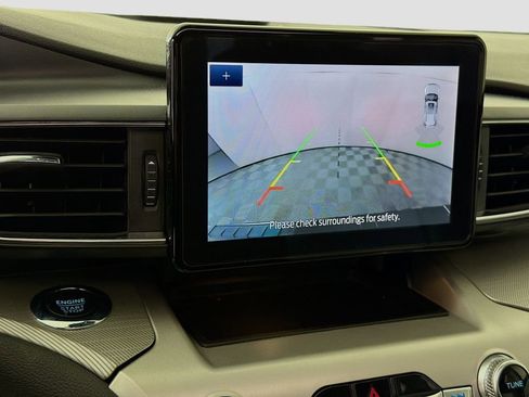 Used 2022 Ford Explorer XLT w/ Equipment Group 202A image 19