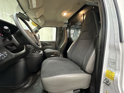 Used 2025 GMC Savana 2500 w/ Driver Convenience Package RWD image 22