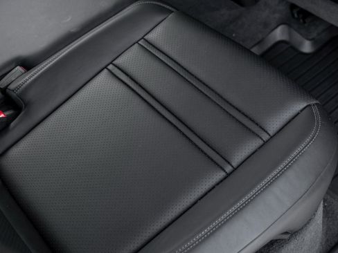 Used 2024 Porsche Cayenne Turbo image 39