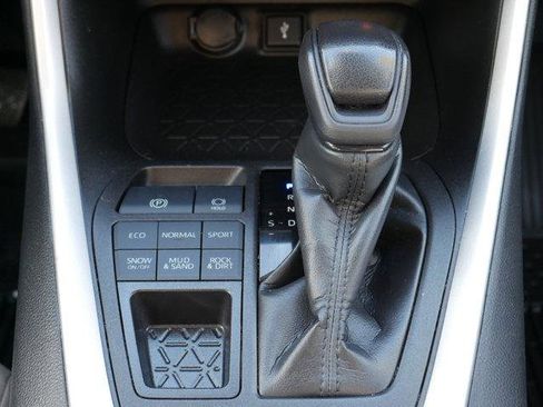 Used 2022 Toyota RAV4 XLE w/ Convenience Package AWD/4WD image 21