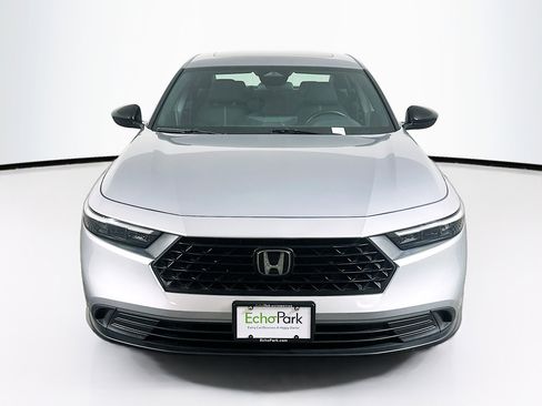 Used 2023 Honda Accord Sport image 2