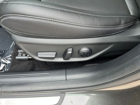 Used 2025 Genesis G70 2.5T AWD/4WD image 23