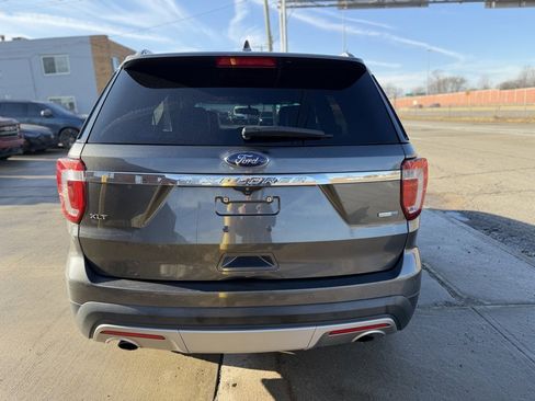 Used 2017 Ford Explorer XLT w/ Equipment Group 202A image 7