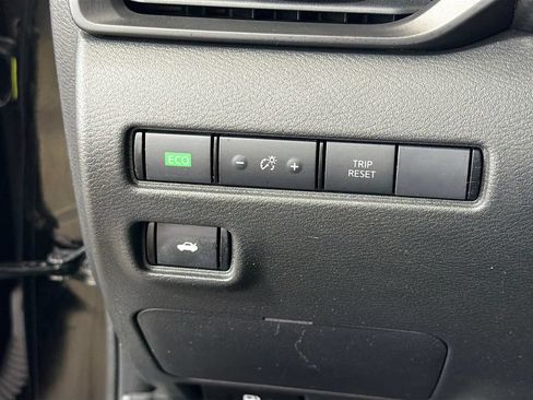 Used 2022 Nissan Sentra S FWD image 12