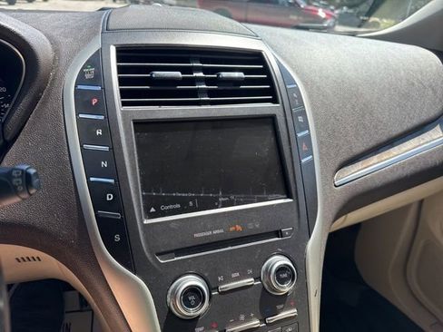 Used 2017 Lincoln MKC Reserve w/ Lincoln MKC Climate Package image 39