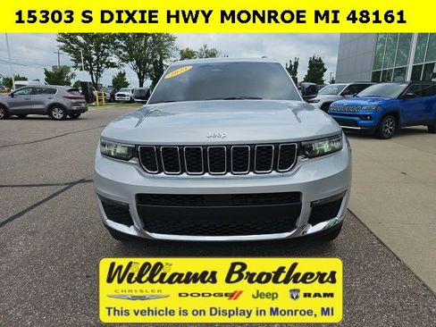 Used 2024 Jeep Grand Cherokee L Limited image 2