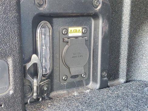 Used 2022 Ford Maverick Lariat w/ Lariat Luxury Package image 8