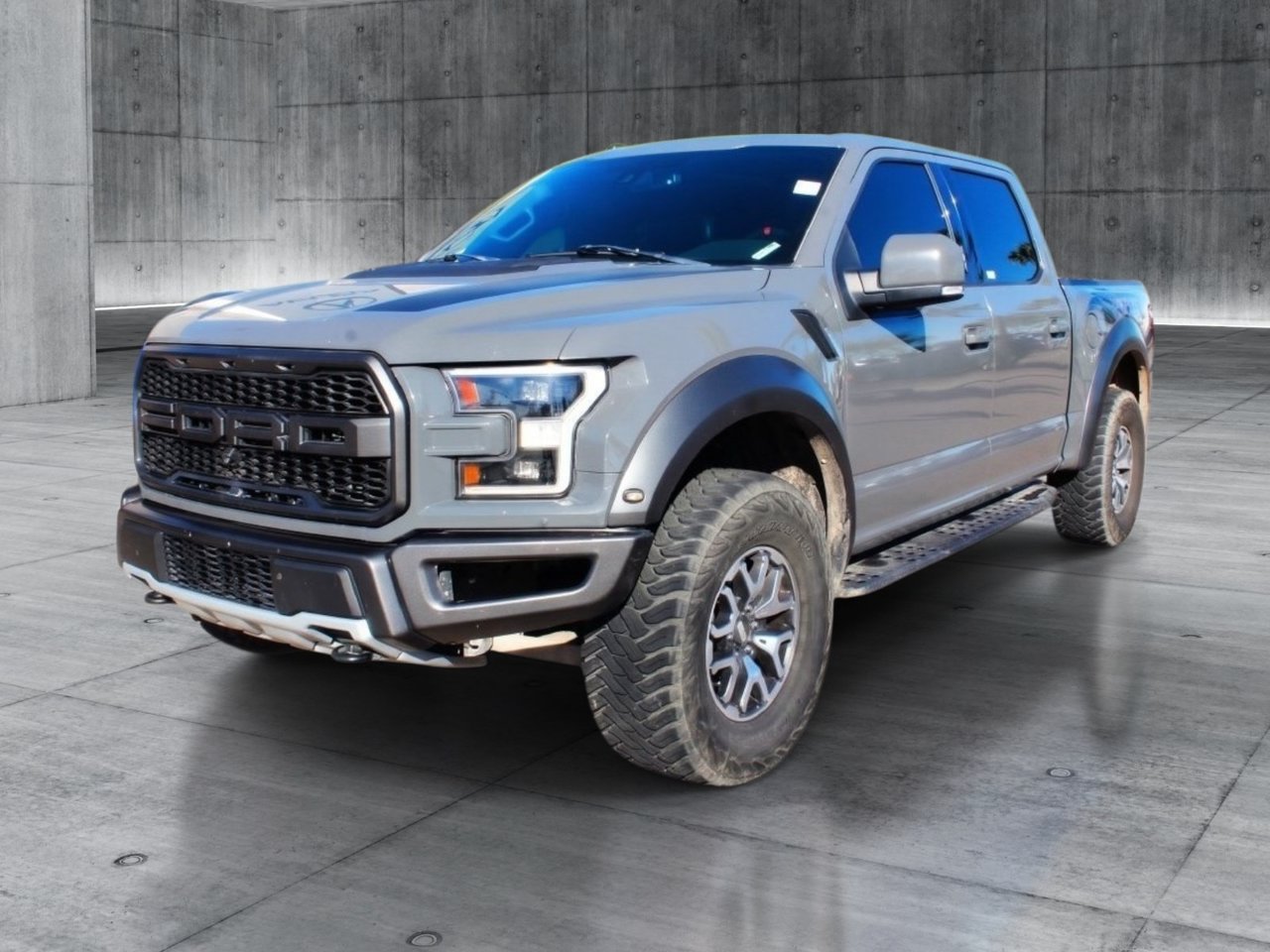 Used 2018 Ford F150 Raptor w/ Equipment Group 802A Luxury AWD/4WD image 9