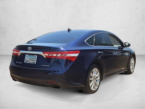 Used 2013 Toyota Avalon Limited w/ Technology Pkg FWD image 5