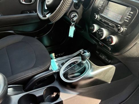 Used 2019 Kia Soul FWD image 24
