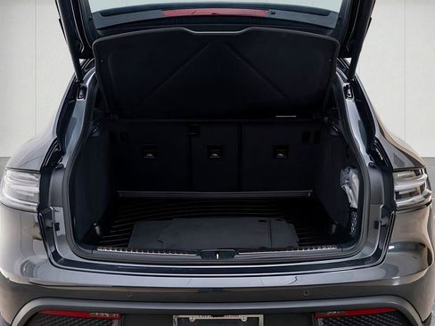 Used 2025 Porsche Macan GTS image 11