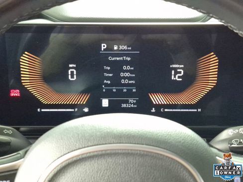 Used 2025 Kia Carnival FWD image 12