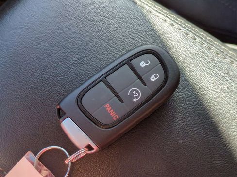 Certified 2021 Jeep Cherokee Latitude Lux image 34