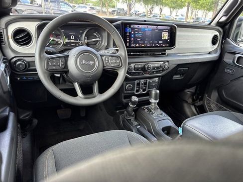 Used 2024 Jeep Wrangler Unlimited w/ Convenience Group AWD/4WD image 17