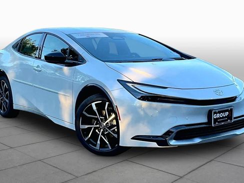 Certified 2026 Toyota Prius Plug-In Hybrid FWD image 3