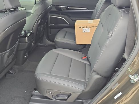 New 2025 Kia Telluride S image 19