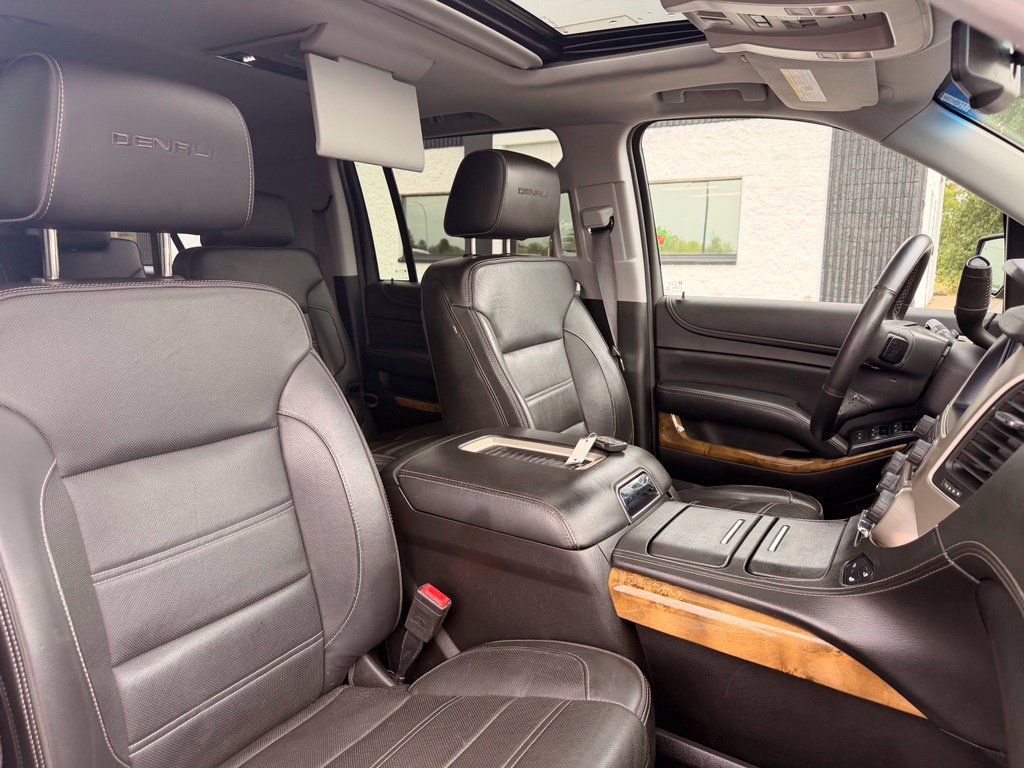 Used 2017 GMC Yukon XL Denali w/ Open Road Package AWD/4WD image 34