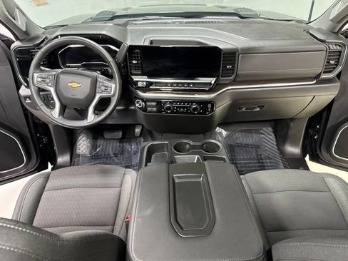 Used 2025 Chevrolet Silverado 2500 LT w/ Convenience Package AWD/4WD image 15