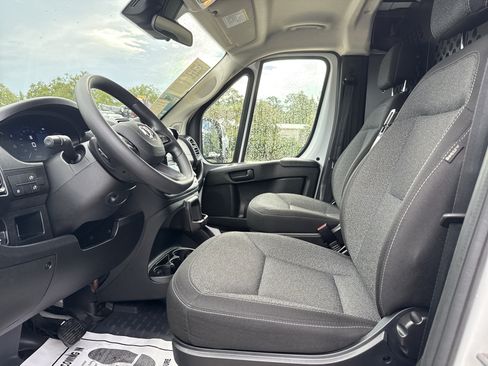 Used 2025 RAM ProMaster 2500 w/ U-Haul Equipment Group FWD image 15