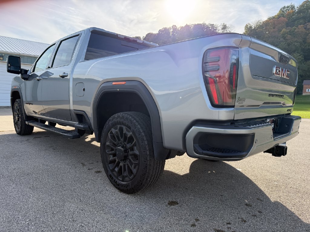 Used 2025 GMC Sierra 2500 AT4 w/ AT4 Preferred Package AWD/4WD image 3