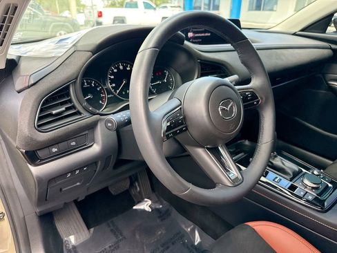 Used 2025 MAZDA CX-30 Carbon image 10
