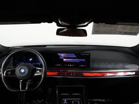 Certified 2024 BMW i7 xDrive60 w/ Executive Package AWD/4WD image 8