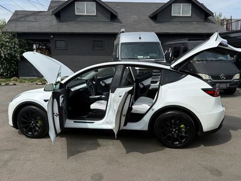 Used 2020 Tesla Model Y Performance AWD/4WD image 23