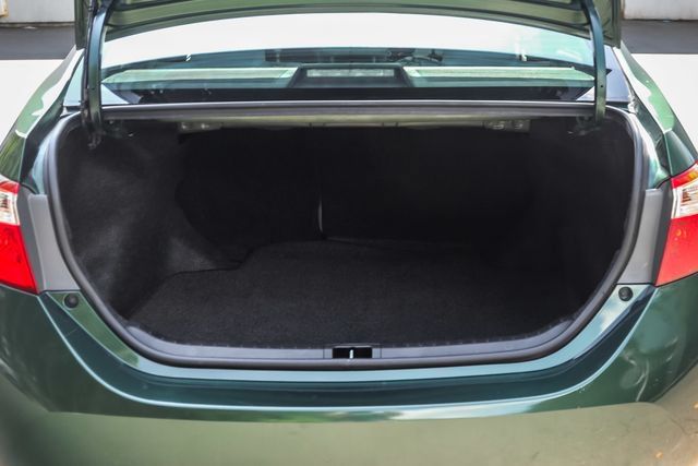 Used 2015 Toyota Corolla LE FWD image 18