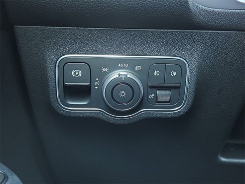 Certified 2026 Mercedes-Benz GLB 250 4MATIC image 30