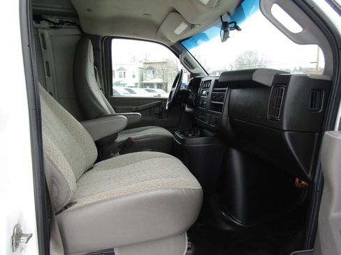 Used 2021 Chevrolet Express 2500 w/ Driver Convenience Package image 19