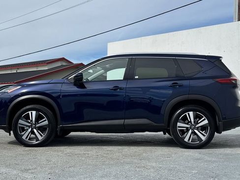 Used 2025 Nissan Rogue SL image 6