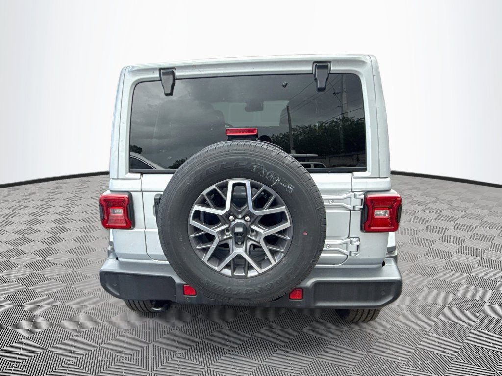 Certified 2024 Jeep Wrangler Unlimited Sahara w/ Technology Group AWD/4WD image 7