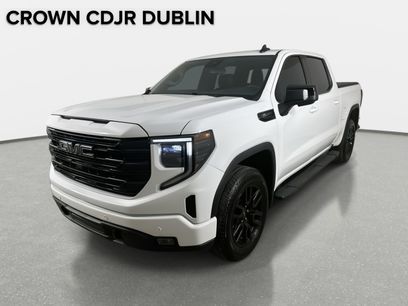 Used 2025 GMC Sierra 1500 Elevation w/ Elevation Premium Package