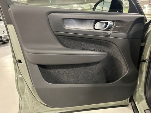 Certified 2023 Volvo C40 P8 Recharge Ultimate AWD/4WD image 9