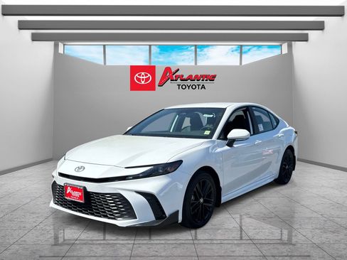 New 2026 Toyota Camry SE AWD/4WD image 1