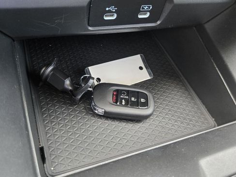 Certified 2025 Honda Accord SE image 19